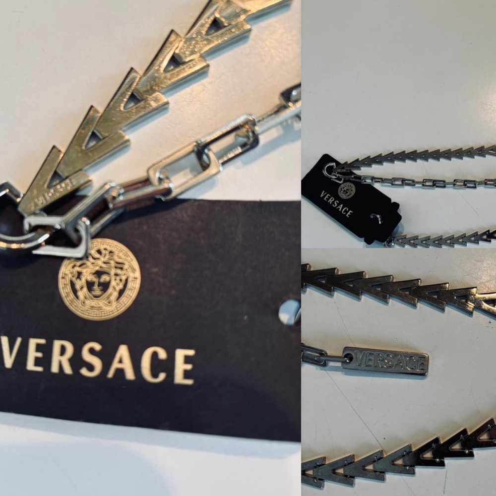 Rare NWT VERSACE c 1990s Limited Signed Designer Vintage V Logos Chain Link Belt
